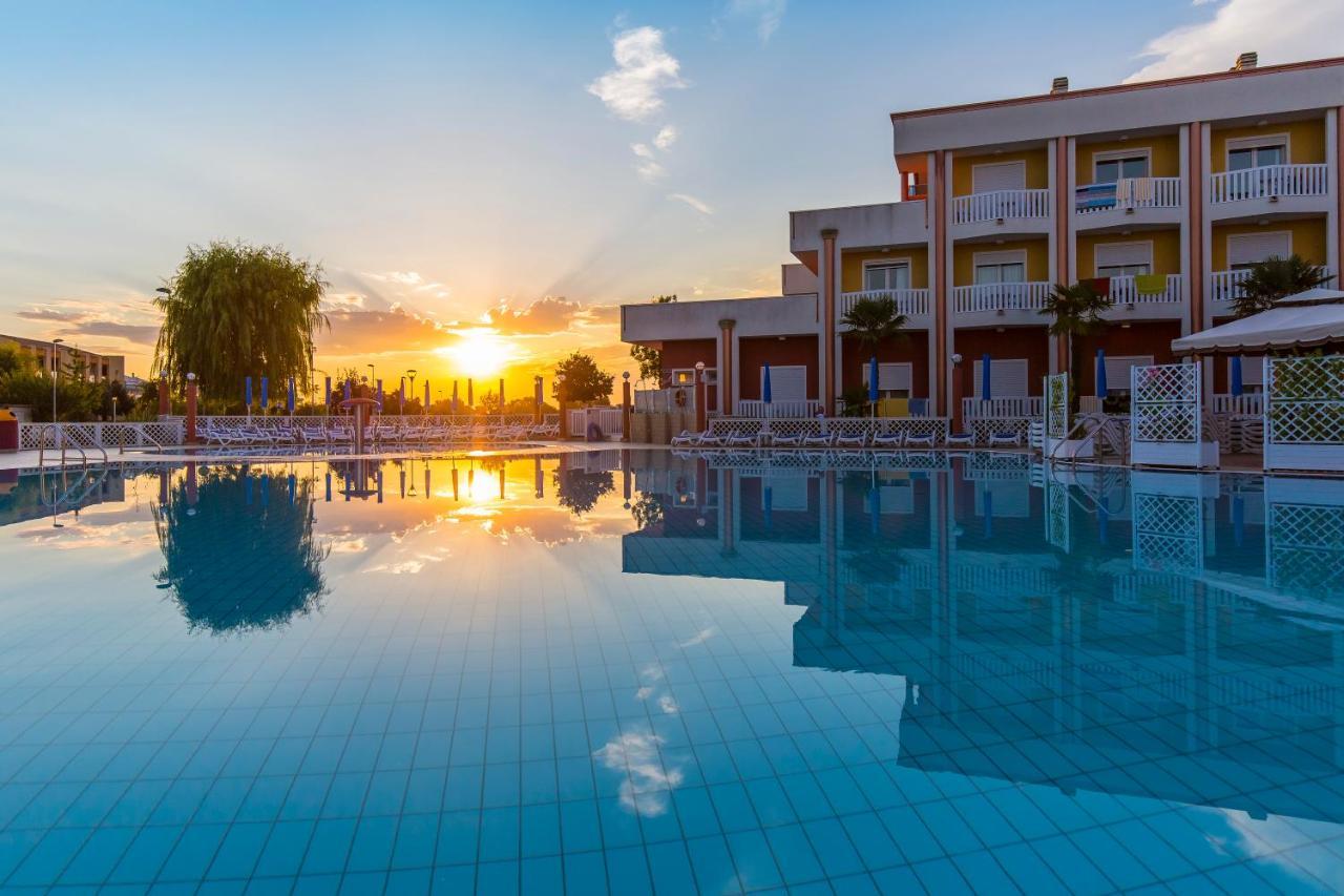 Hotel Olympus كاوْرلي المظهر الخارجي الصورة