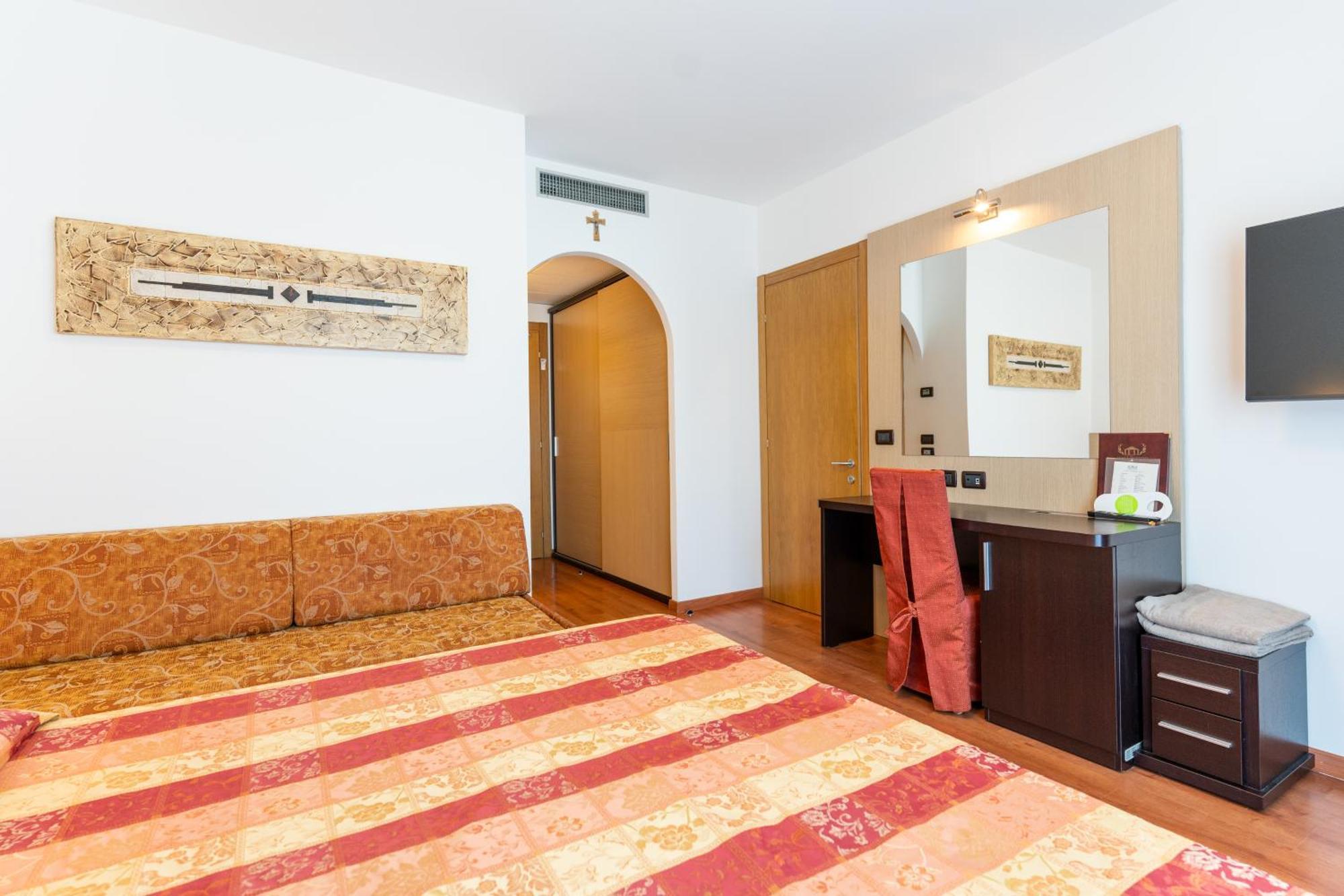 Hotel Olympus كاوْرلي المظهر الخارجي الصورة