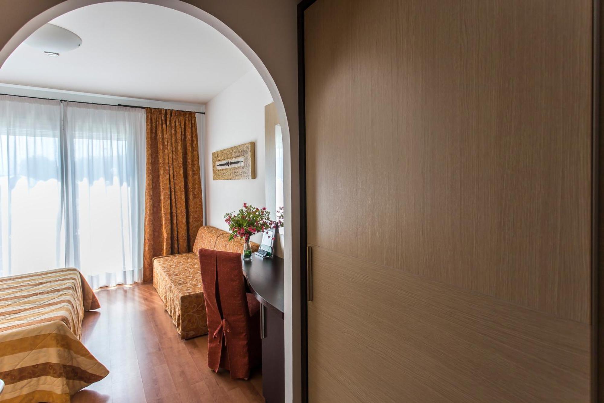 Hotel Olympus كاوْرلي المظهر الخارجي الصورة