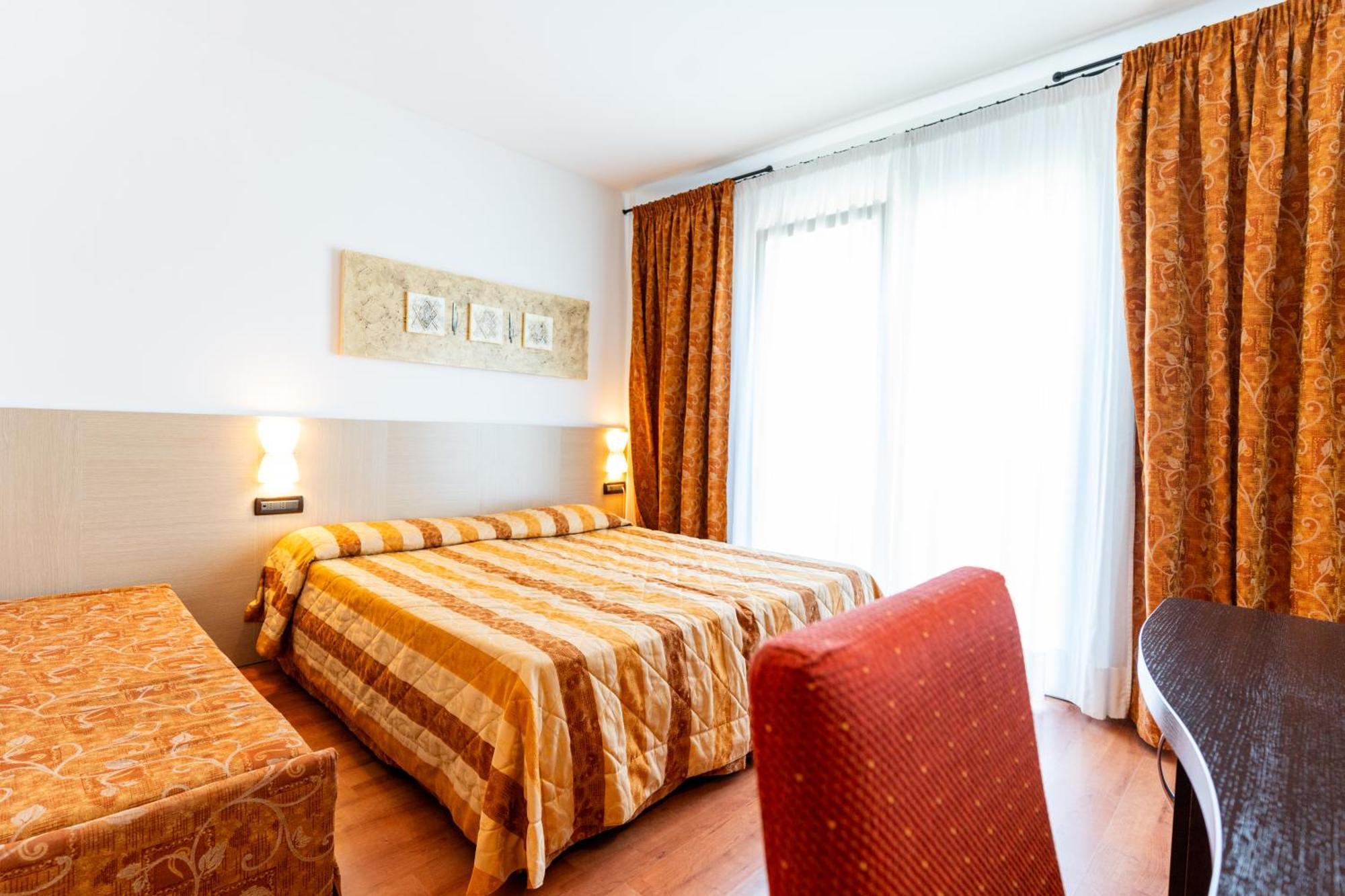 Hotel Olympus كاوْرلي المظهر الخارجي الصورة